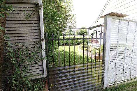 Photo of property in 21 Abercrombie Street, Milton, 9220