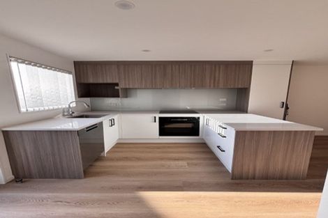 Photo of property in 4/94 Godley Road, Green Bay, Auckland, 0604