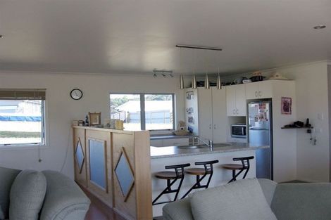 Photo of property in 11 Marram Place, Mangawhai Heads, Mangawhai, 0505