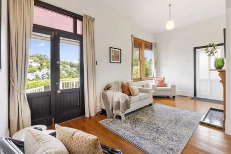 Photo of property in 40 Fairview Crescent, Kelburn, Wellington, 6012