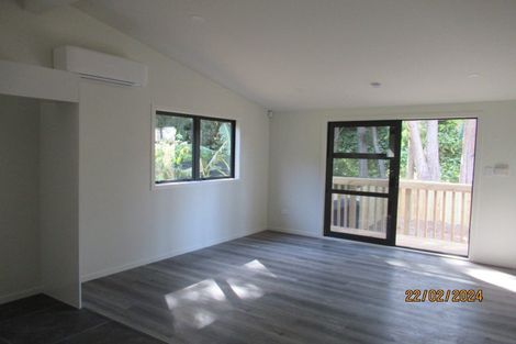 Photo of property in 5 Fernhaven Place, Massey, Auckland, 0614