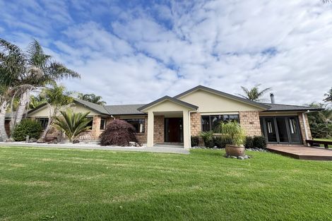 Photo of property in 30 Foster Road, Kumeu, 0891
