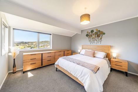 Photo of property in 7 James Cook Drive, Whitby, Porirua, 5024