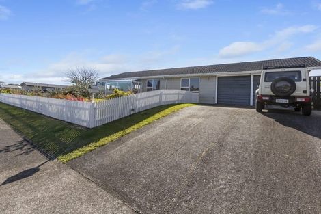 Photo of property in 2 Gardenia Avenue, Bell Block, New Plymouth, 4312