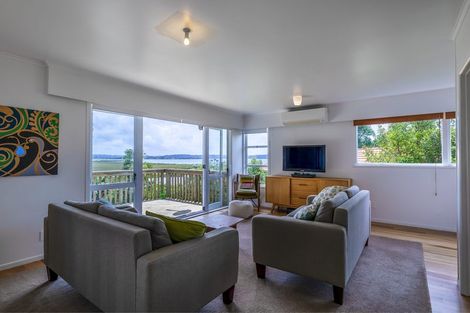 Photo of property in 40 Gill Avenue, Te Atatu Peninsula, Auckland, 0610