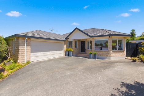 Photo of property in 10 Barrett Drive, Waikanae Beach, Waikanae, 5036
