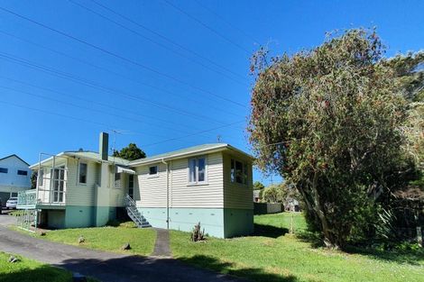 Photo of property in 82 Dundale Avenue, Blockhouse Bay, Auckland, 0600