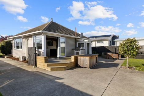 Photo of property in 72 Birchfield Avenue, Dallington, Christchurch, 8061