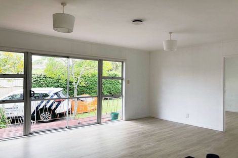 Photo of property in 2/15 Trojan Crescent, New Lynn, Auckland, 0600