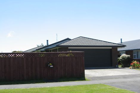 Photo of property in 3 Aberfoyle Place, Parklands, Christchurch, 8083