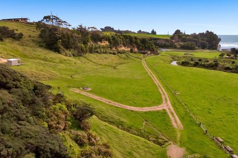 Photo of property in 2 Rapanui Road, Tongaporutu, Urenui, 4378