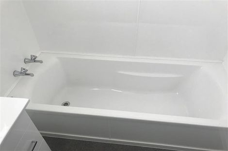 Photo of property in 15 Geoffrey Place, Mangere East, Auckland, 2024