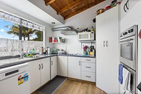 Photo of property in 1/86 Waimumu Road, Massey, Auckland, 0614