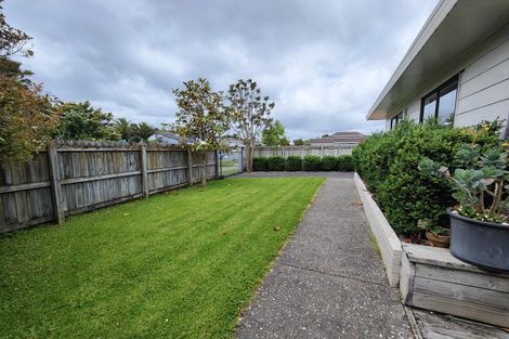 Photo of property in 103 Aviemore Drive, Highland Park, Auckland, 2010