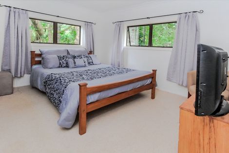 Photo of property in 61 Warner Park Avenue, Laingholm, Auckland, 0604