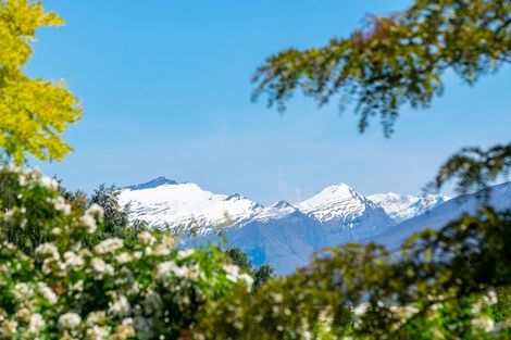 Photo of property in 128 Kings Drive, Wanaka, 9305