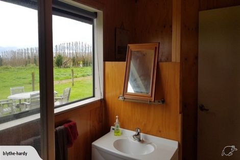 Photo of property in 18 Rawinia Place, Te Kaha, 3199