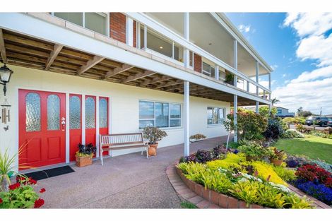 Photo of property in 2 Parkside Road, West Harbour, Auckland, 0618