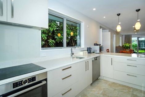 Photo of property in 2/15 Taylors Avenue, Bryndwr, Christchurch, 8052