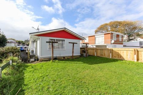 Photo of property in 1/76 Eliot Street, New Plymouth, 4310
