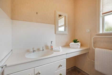 Photo of property in 4 Matipo Street, Waikanae, 5036