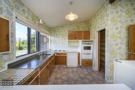 Photo of property in 24 Wikiriwhi Crescent, Awapuni, Palmerston North, 4412