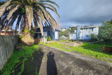 Photo of property in 27 Glenfern Road, Mellons Bay, Auckland, 2014