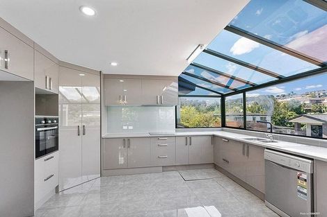 Photo of property in 18 Pistachio Place, Goodwood Heights, Auckland, 2105