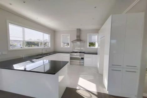 Photo of property in 56 Moyrus Crescent, East Tamaki Heights, Auckland, 2016