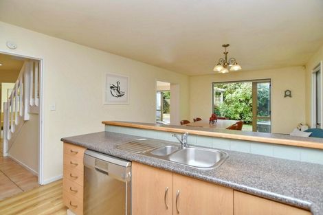Photo of property in 114b Avonhead Road, Avonhead, Christchurch, 8042