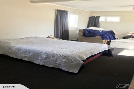 Photo of property in 100 Main Road, Waikanae, 5036