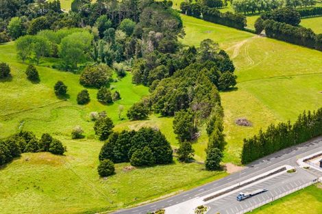 Photo of property in 18 Omana Road, Maungakaramea, 0178