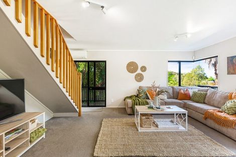 Photo of property in 1/20 Reynolds Place, Torbay, Auckland, 0630