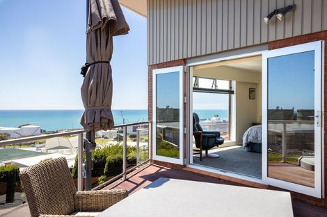 Photo of property in 19 Port View Crescent, Moturoa, New Plymouth, 4310