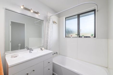 Photo of property in 2/493 Greers Road, Bishopdale, Christchurch, 8053