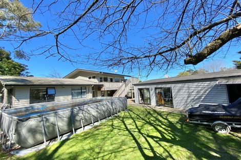 Photo of property in 4 Waicola Drive, Fitzherbert, Palmerston North, 4471