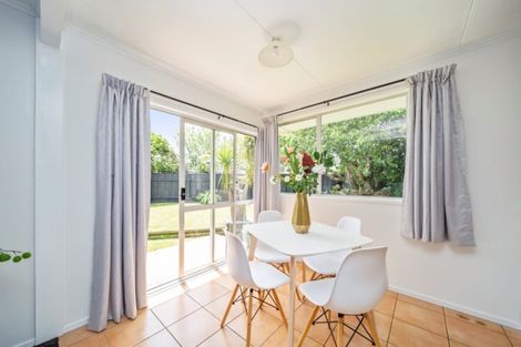 Photo of property in 16 Oleander Place, Bell Block, New Plymouth, 4312