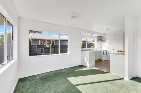 Photo of property in 1/58 Riversdale Drive, Merrilands, New Plymouth, 4312