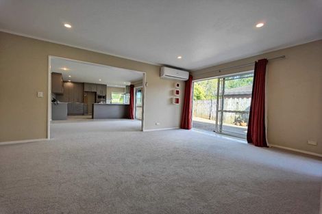 Photo of property in 12 Quartley Place, Huntington Park, Auckland, 2013