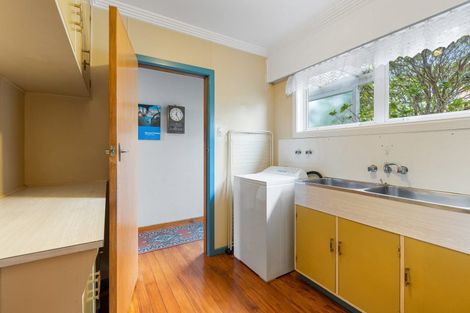 Photo of property in 216 Mangorei Road, Merrilands, New Plymouth, 4312