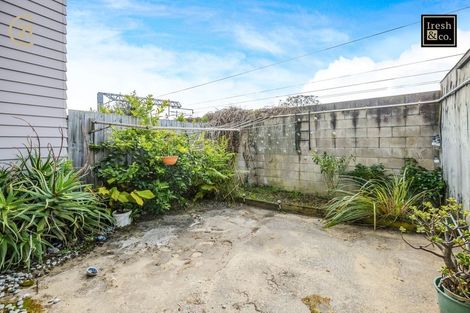 Photo of property in 2/1 Briar Way, New Lynn, Auckland, 0600