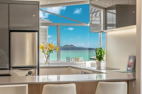 Photo of property in 3/28 Manly Esplanade, Browns Bay, Auckland, 0630