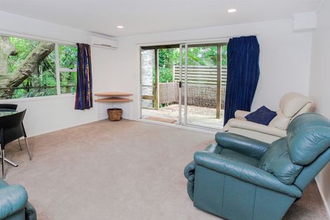 Photo of property in 61 Warner Park Avenue, Laingholm, Auckland, 0604