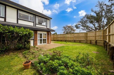 Photo of property in 225 Bleakhouse Road, Mellons Bay, Auckland, 2014