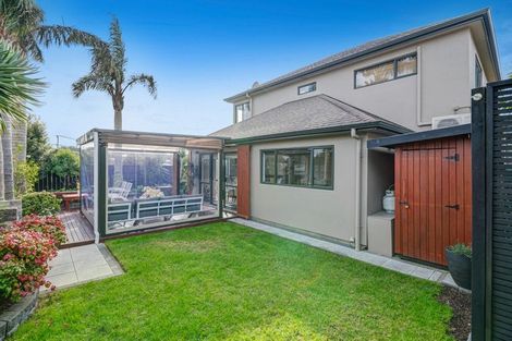 Photo of property in 2/26 James Street, Bayview, Auckland, 0629