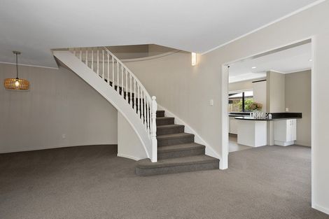 Photo of property in 32 Hastings Place, Hamilton Lake, Hamilton, 3204