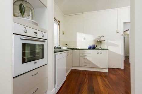Photo of property in 147 Vauxhall Road, Narrow Neck, Auckland, 0624