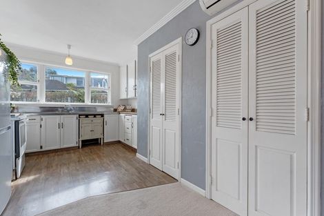 Photo of property in 5 Price Street, Westown, New Plymouth, 4310