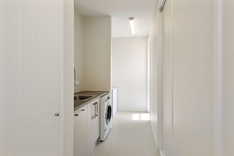 Photo of property in 30 Whitcombe Place, Darfield, 7571