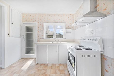 Photo of property in 1/44 View Road, Henderson, Auckland, 0612